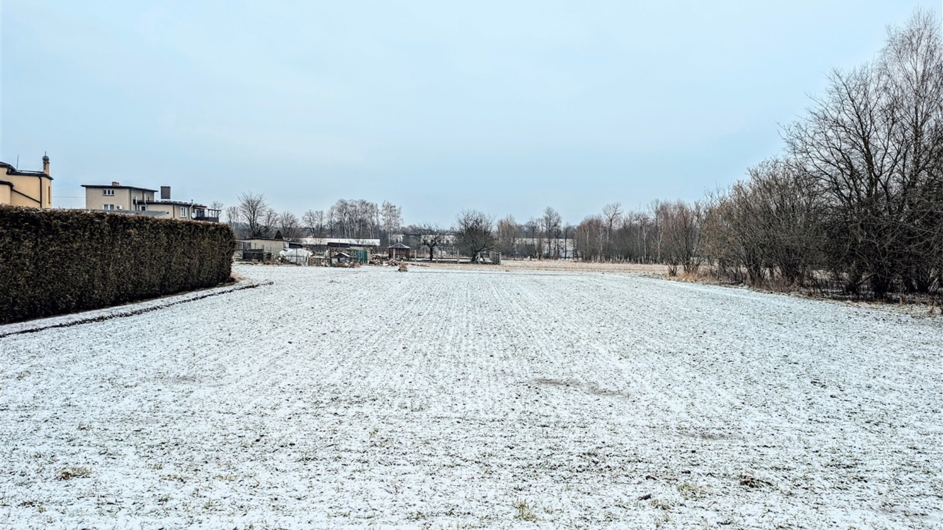 Działka na sprzedaż